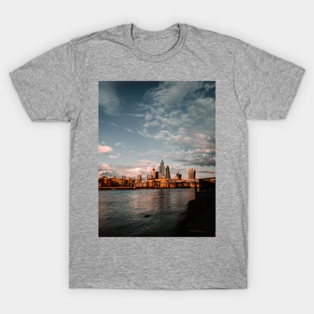 Riverside Walk - London T-Shirt by Scala Ad Astra Forum